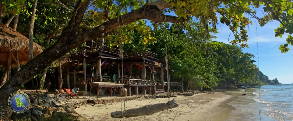 The beach in front of the restaurant at Porn's Bungalows (direction south)