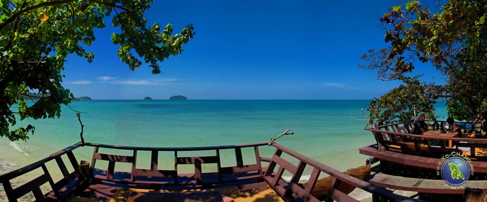 On an open air terrace of Porn's Restaurant: view to the islands